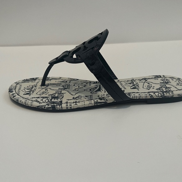 NIB Tory Burch Patent Leather Sandal - Midnight/Navy Destination, Size 8.5 - Picture 8 of 13